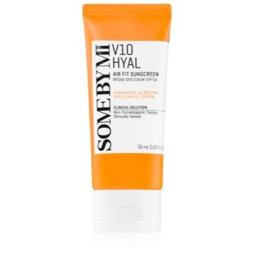 Some By Mi V10 Hyal Air Fit Sunscreen crema fata iluminatoare de protectie SPF 50+