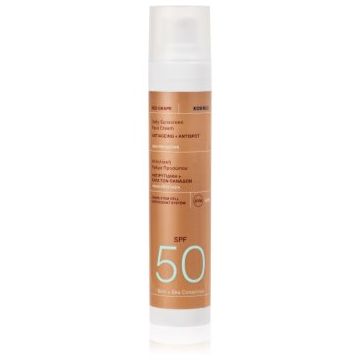 Korres Red Grape Daily Sunscreen cremă pentru plaja faciale