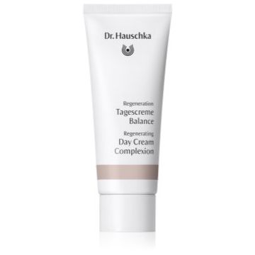 Dr. Hauschka Regeneration crema CC pentru ten matur